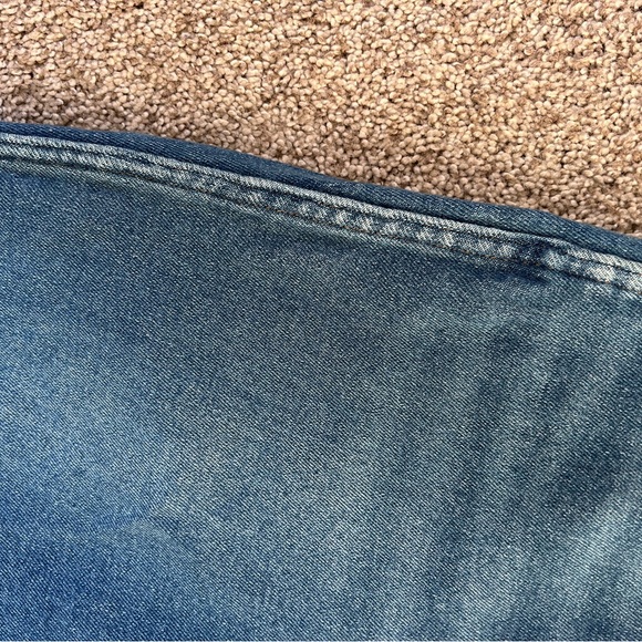 Madewell Stovepipe Jeans. Classic medium wash. High waist. Straight leg. Size 30 - Picture 6 of 16